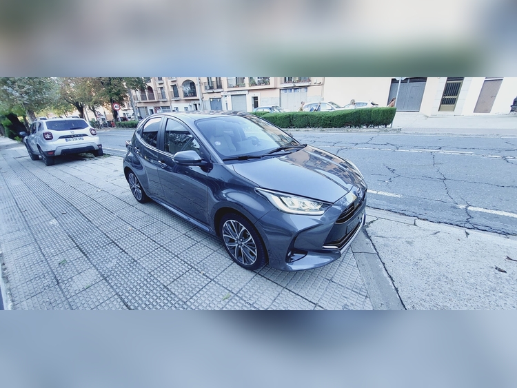 Toyota Yaris 116 cv hyb foto 9